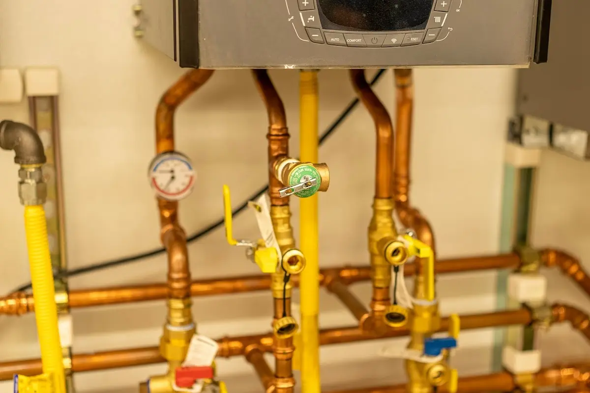 Licensed technician providing Emergency Plumbing for a homeowner in Willowick